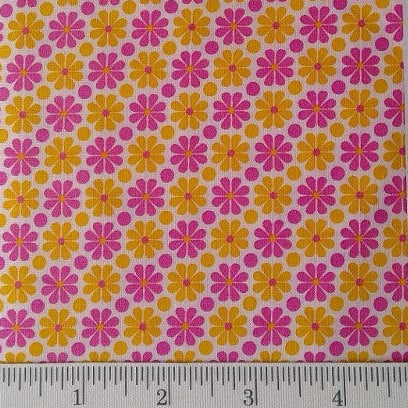 Linen Cupboard - Daisy 1/2 Yard