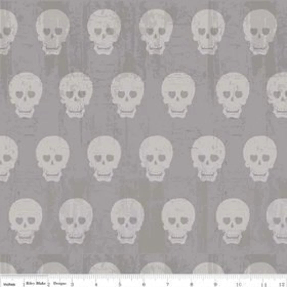 Riley Blake Skulls C511  - Gray